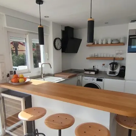 Beautiful Just A Few Meters From The Sea Apartment