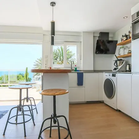 Apartment Beautiful Just A Few Meters From The Sea