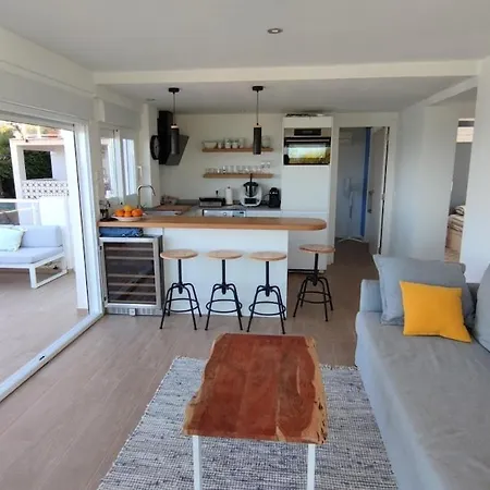 Apartment Beautiful Just A Few Meters From The Sea